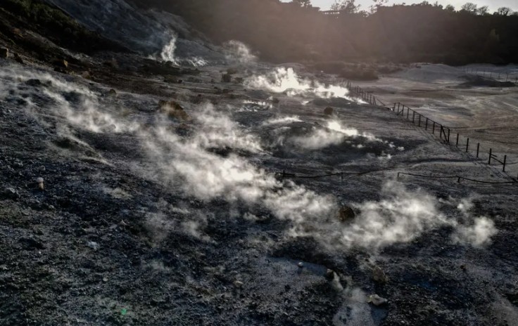 Eksplozivna prošlost brine naučnike: Na vulkanu u Italiji živi 400.000 ljudi, a nemiran je 75 godina i opasan