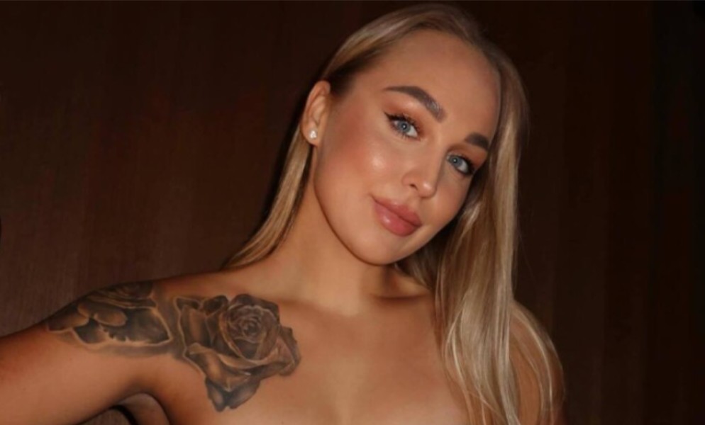 Mamila uzdahe na plaži: Ruska plivačica se skinula u Dubaiju FOTO