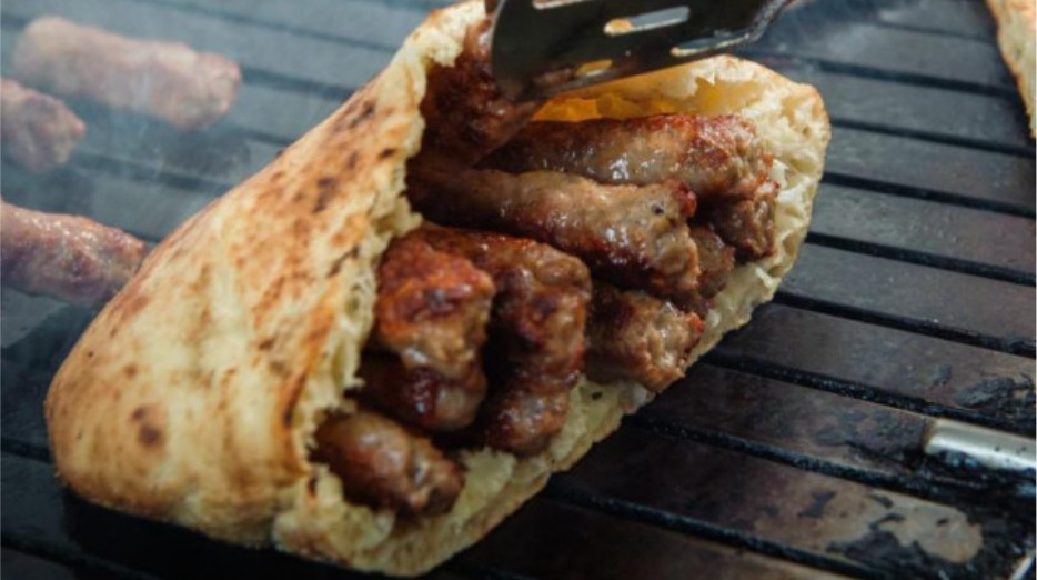 Evo za koliko ste mogli pojesti ćevape nekada: Račun iz 2002. godine privukao pažnju FOTO