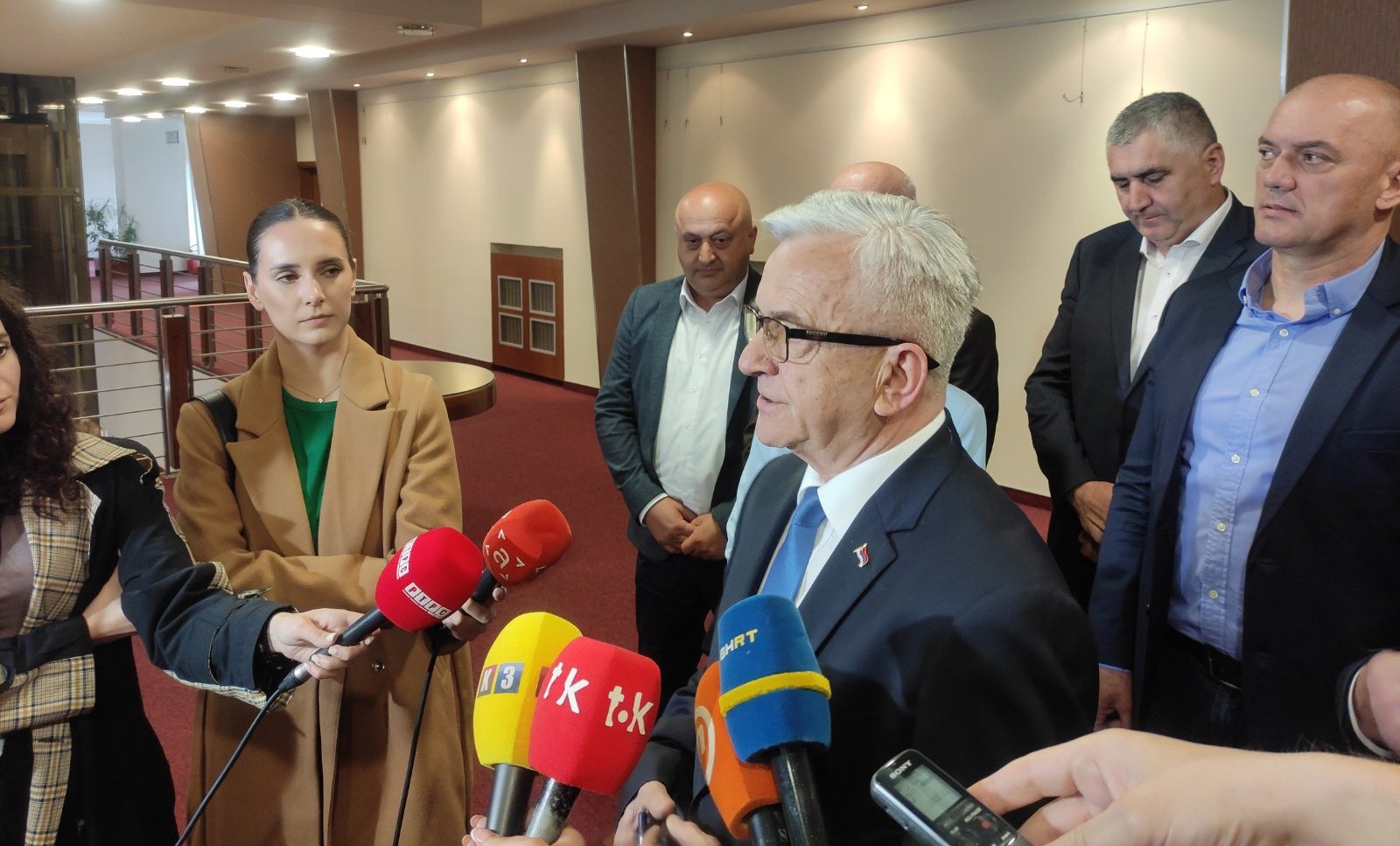 U DEMOS-u nezadovoljni SNSD-om: Traže sastanak ili idu drugim putem