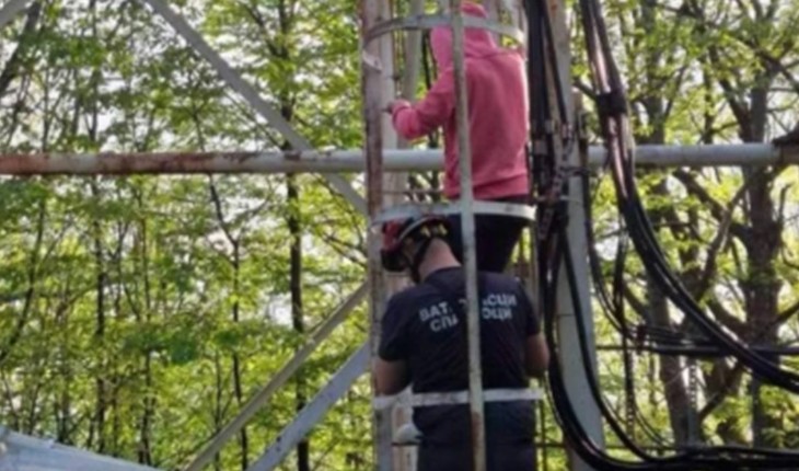 Na 15 metara visine: Djevojčice se popele na toranj, spasavali ih vatrogasci