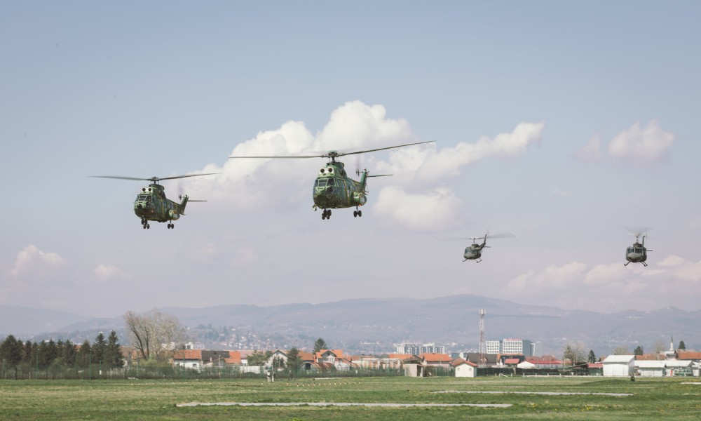 Pripremaju se za hitne slučajeve: Helikopteri EUFOR-a lete širom BiH FOTO