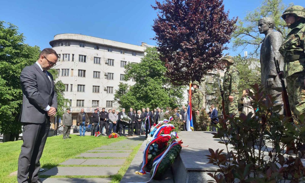 Održana ceremonija u Beogradu: Položeni vijenci na spomenik Gavrilu Principu