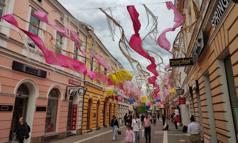 Sve “leti” po gradu! Banjaluka na udaru jakog vjetra FOTO/VIDEO