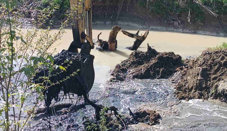 Teške mašine traže po rijeci: Utvrđeno čije tijelo je izvučeno iz Jale