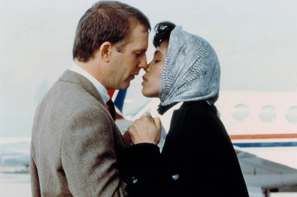 Snima se rimejk kultnog filma “Tjelohranitelj”: Svi se pitaju ko će zamijeniti Kostnera i Vitni Hjuston