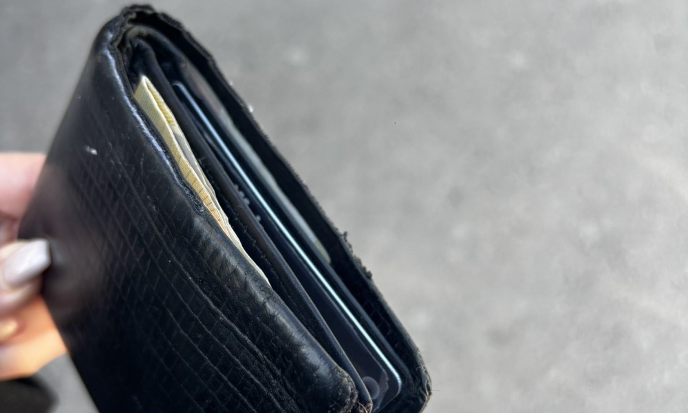 Apel na Fejsbuku: Banjalučani tragaju za vlasnicom izgubljenog novčanika FOTO