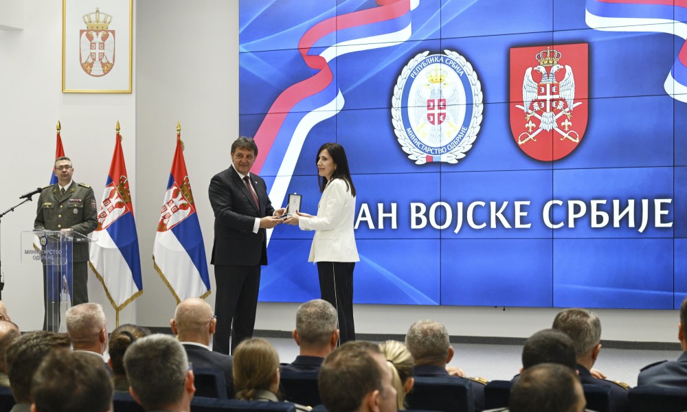 Gašić uručio odlikovanja: Orden belog orla sa mačevima prvog stepena za VBA
