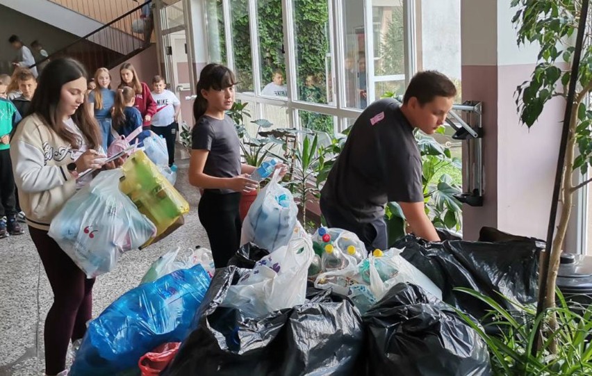 Učenici udružili snage: Prikupili više od 1.500 kg plastičnog otpada