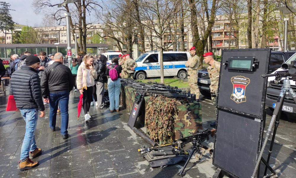 Klincima se sviđa Vihor, starijima anti-dron puška: MUP Srpske pokazao sa čim raspolaže FOTO/VIDEO