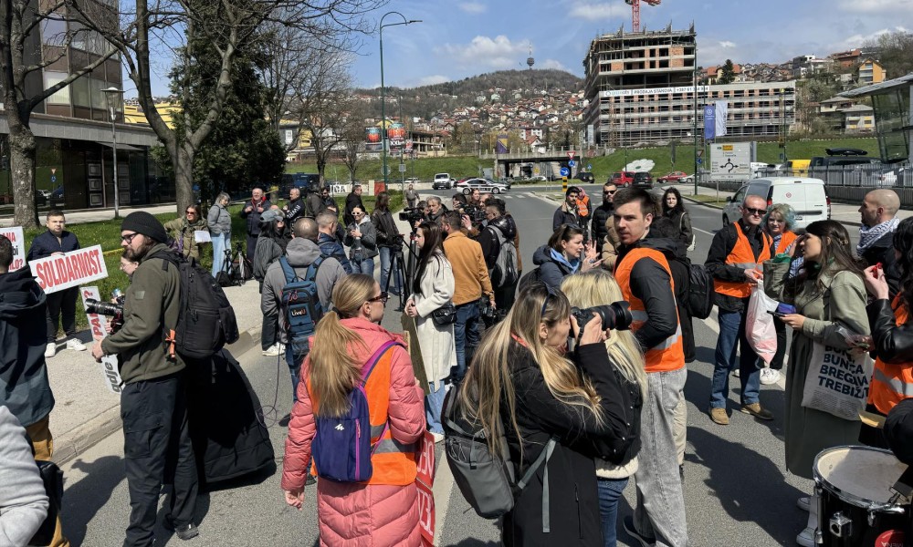 Protest u Sarajevu: Vlast još ništa nije uradila nakon strašne tragedije u Jablanici FOTO