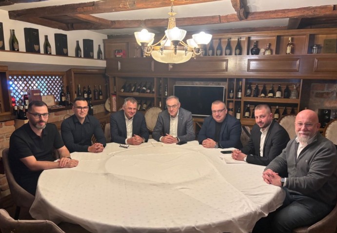 Udružuju snage pred opšte izbore: Radojičić i SDS najavili zajedničko djelovanje