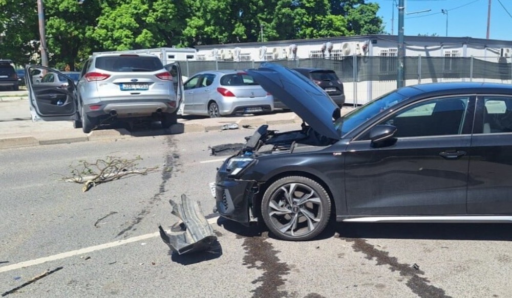 Ukazana ljekarska pomoć: Jedna osoba povrijeđena u sudaru tri automobila