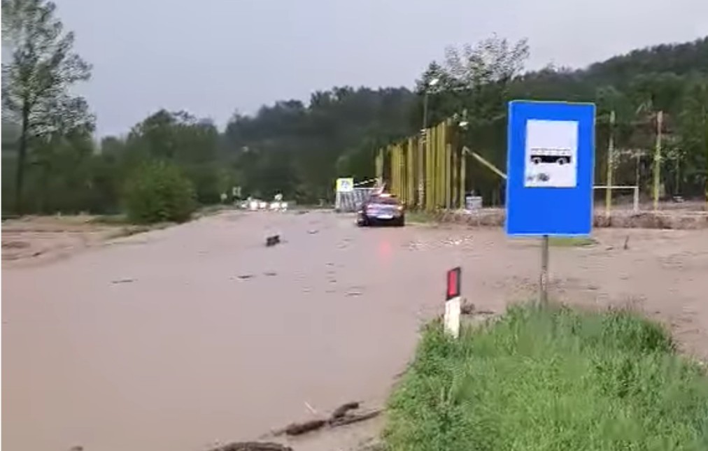Stanje na putevima: U prekidu saobraćaj na regionalnim dionicama u Ugljeviku