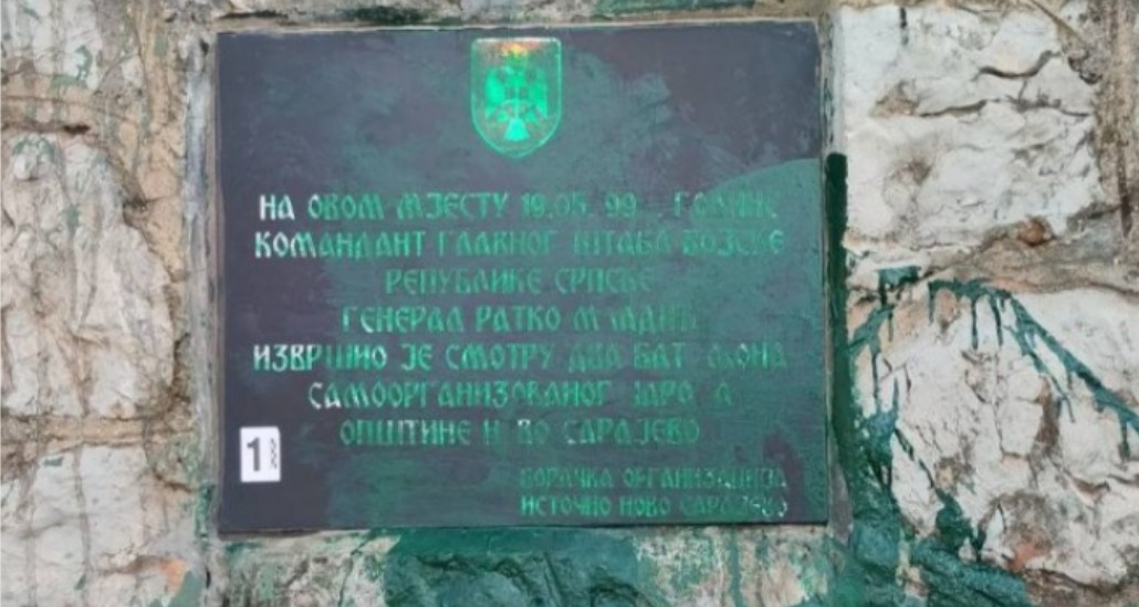 Posuta zelenom bojom: Ponovo oskrnavljena spomen-ploča na Vracama