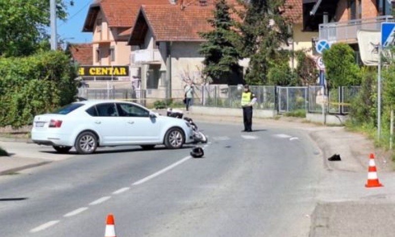 Nesreća u Brčkom: U sudaru motora i “škode oktavije” teško povrijeđen motociklista
