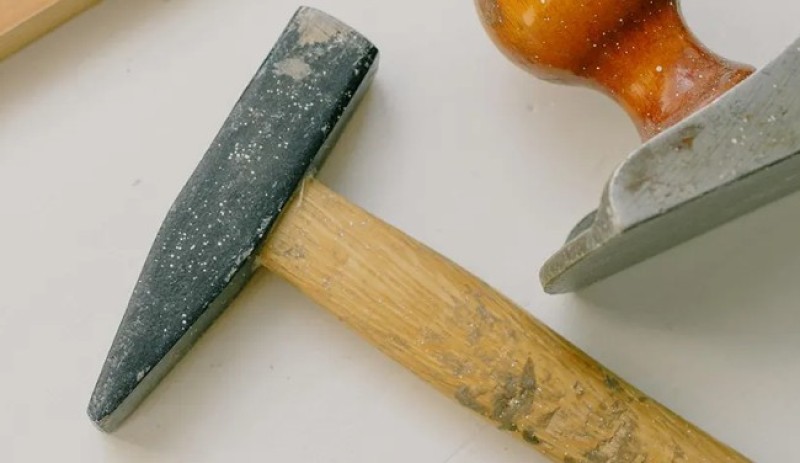 Dnevna doza humora: Tata se udario čekićem