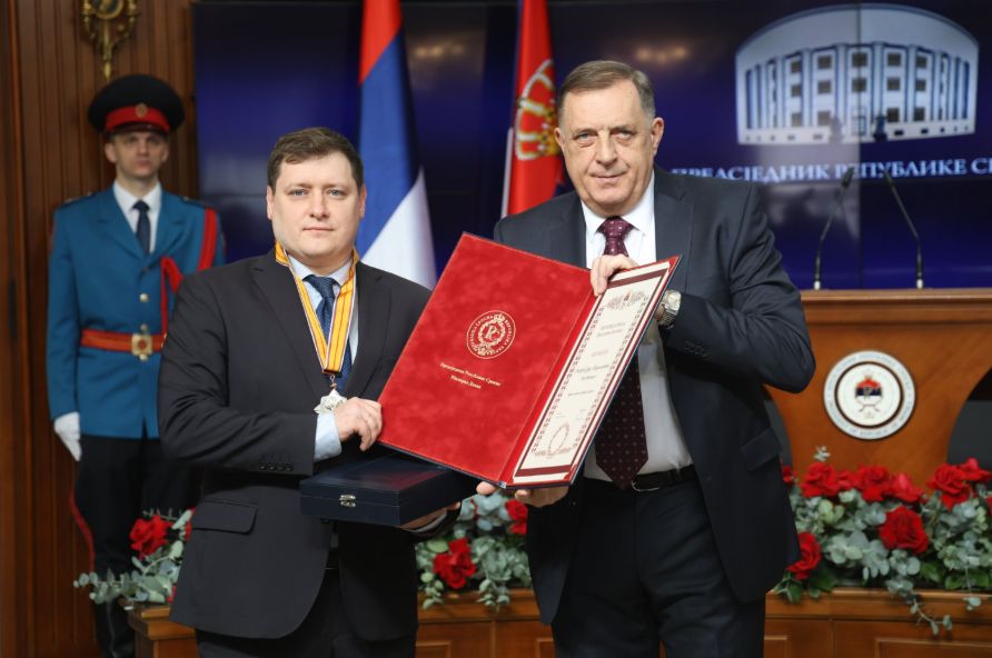Predsjednik Srpske dodijelio odlikovanja predstavnicima Rusije FOTO/VIDEO