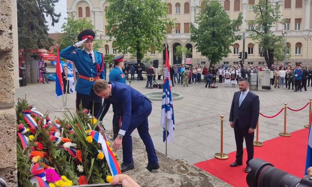 Uz poruke o slobodi, miru i slozi: Položeni vijenci povodom Dana grada i oslobođenja Banjaluke FOTO/VIDEO