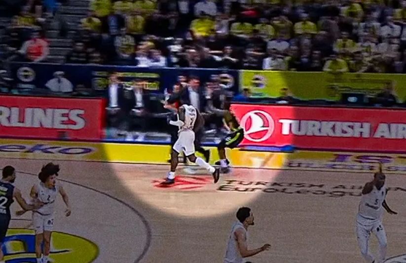 Fenerbahče sa “pola gasa” savladao Pariz: Tijago Spliter u centru novog trenerskog skandala