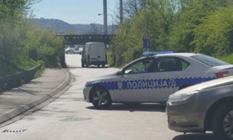 Jedna osoba povrijeđena: Kombi “zapeo” za nadvožnjak kod “Incela” u Banjaluci