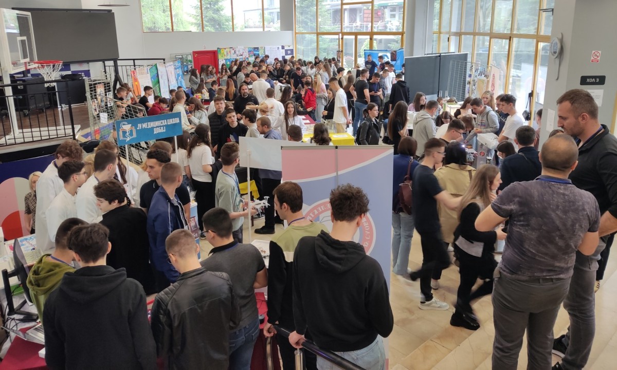 Od volana za početnike do kozmetičkih dostignuća: Mladi inovatori u Banjaluci pokazali šta sve znaju FOTO/VIDEO