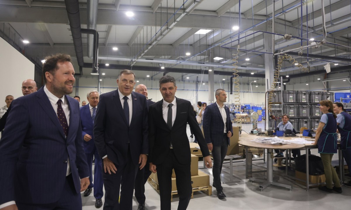 Dodik nakon obilaska fabrike: “Iskra Tela L” uskoro zapošljava stotine novih radnika FOTO