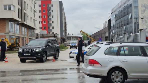 Dodik i dalje u Istočnom Sarajevu: Jake policijske snage ispred zgrade Vlade