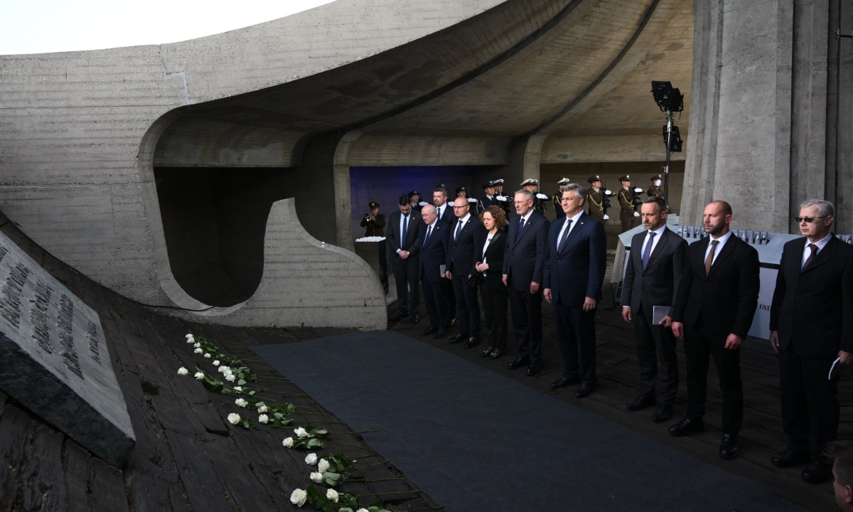 Komemoracija “80 godina, 80 sudbina”: U Jasenovcu obilježena godišnjica proboja logoraša FOTO