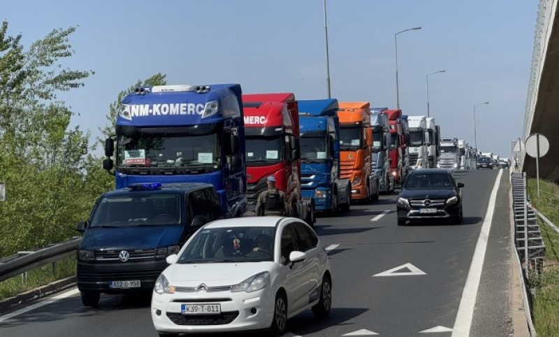 Jasno upozorenje! Više od 540 kamiona iz cijele BiH u protestnoj vožnji kroz Sarajevo VIDEO