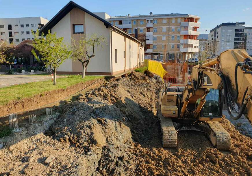 Borba za svoje jača od straha: Kakva će biti sudbina kuće iznad provalije gradilišta u Banjaluci?