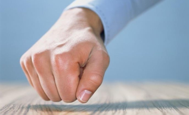 Ne kucaj u drvo da ne urekneš! Otac Predrag otkrio surovu istinu o običaju koji imaju mnogi Srbi