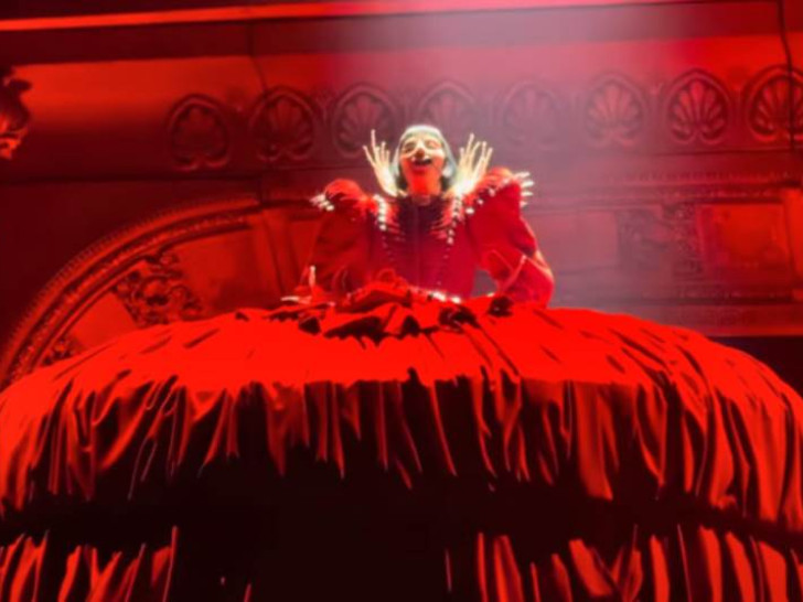 Svi pričaju o nastupu Lejdi Gage: Umjetnost ili satanaistički ritual