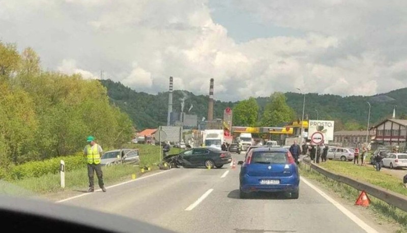 Učestvovalo i vozilo iz pratnje ministra: Teška nesreća u BiH, povrijeđene tri osobe FOTO