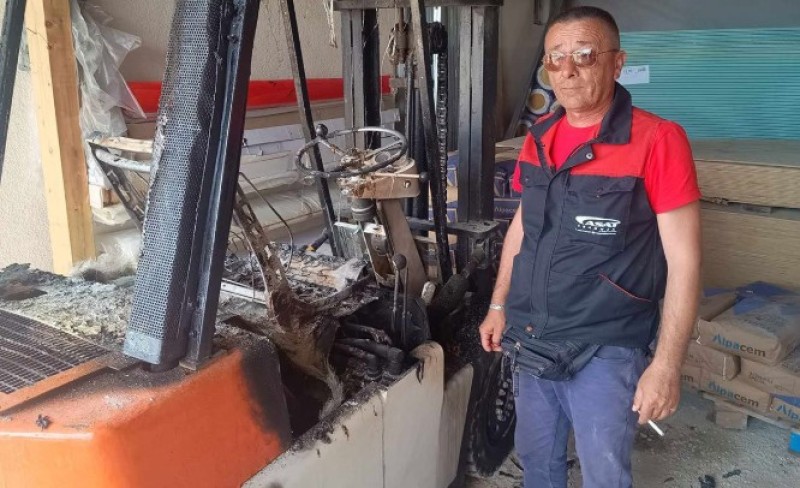 Štetu procjenjuju na oko 15.000 KM: Izgorio viljuškar, vlasnik sumnja da je požar podmetnut