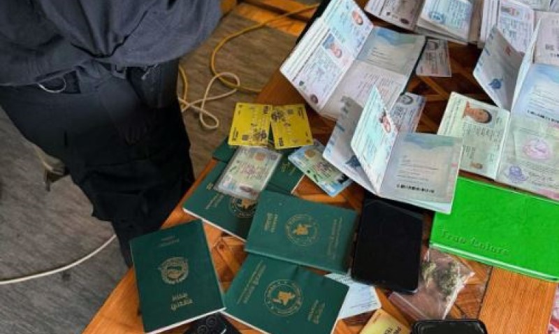 Razbijena mreža krijumčara u BiH: Pakistanci pod istragom, pronađeno 200 dokumenata