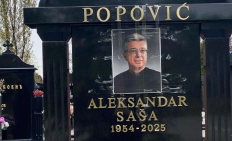 Saša Popović bi danas slavio rođendan: Suzana uplakana došla na groblje sa cvijećem i tortom