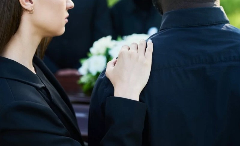 Žestoka polemika! Sve češće se saučešće izjavljuje na ovaj način – da li je to prikladno