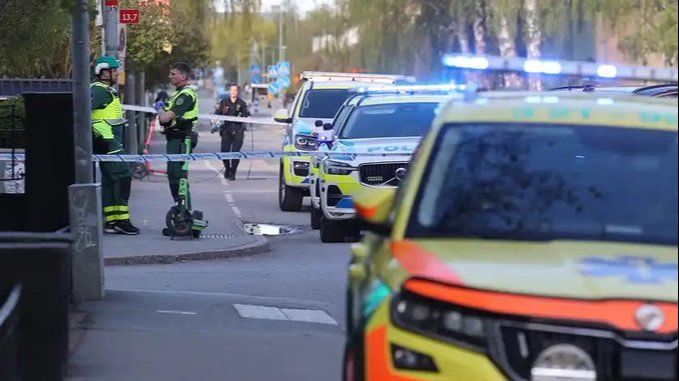 Opsadno stanje u Švedskoj nakon trostrukog ubistva: Policija ide od vrata do vrata, helikopterom traže ubicu
