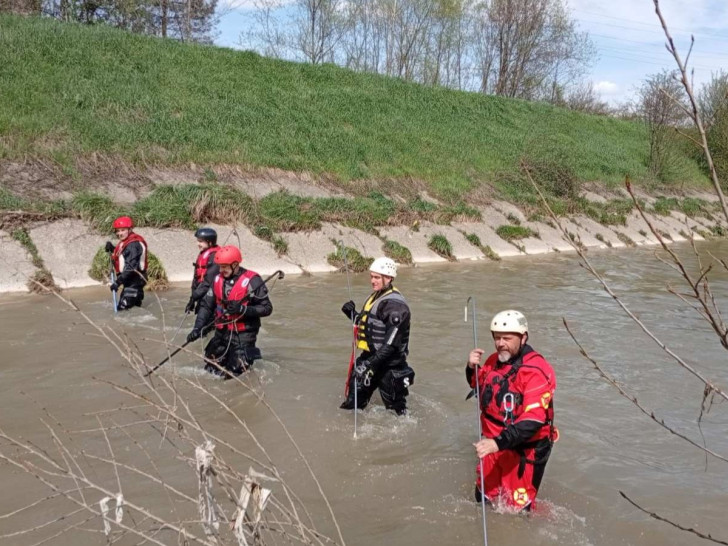 Brojne ekipe na terenu: I dalje traje potraga za nestalim policajcem