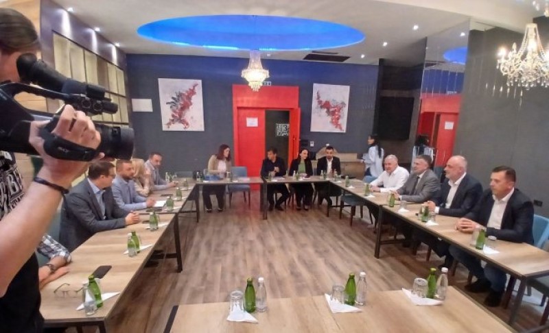 Kako prevazići krizu koja tinja u BiH: U Trebinju sastanak opozicione “trojke” iz Srpske