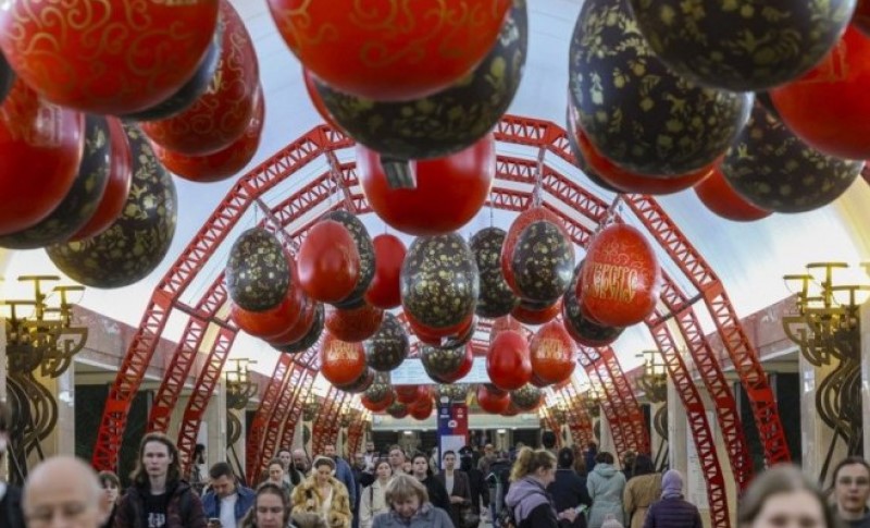 Hrišćani širom svijeta proslavljaju Vaskrs i Uskrs: Čestitke uputili svjetski zvaničnici