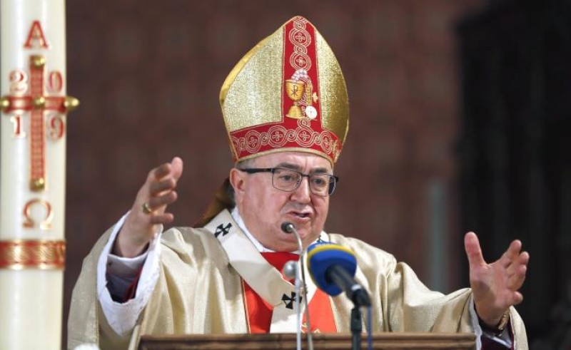 Italijanski mediji pažnju posvetili Vinku Puljiću: “Bolestan stigao na konklavu” VIDEO