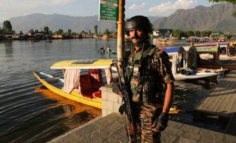 Vojske postrojavaju tenkove i avione, civili čiste bunkere: Sprema li Indija napad na Pakistan?