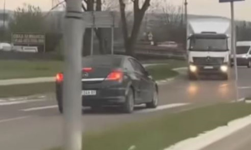 Žena privedena nakon ozbiljnog prekršaja: Vozila auto u suprotnom smjeru, bez dozvole