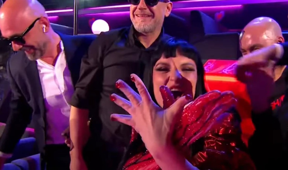 Potez pjevačice: Predstavnica Albanije pokazala dvoglavog orla