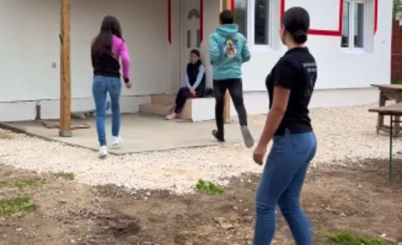 Sinoć po prvi put zaspao bezbrižno: Aleksandar (17) brine o bolesnoj majci i sestri, a sada ima gdje i da sanja