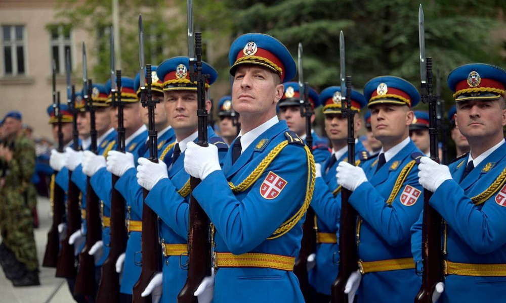 Vučić čestitao Dan Garde Vojske Srbije: Čuvaju ugled cjelokupne države