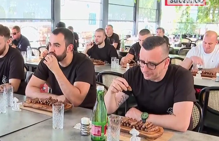 Prvak pojeo 90: U Hrvatskoj održano takmičenje u jedenju ćevapa VIDEO