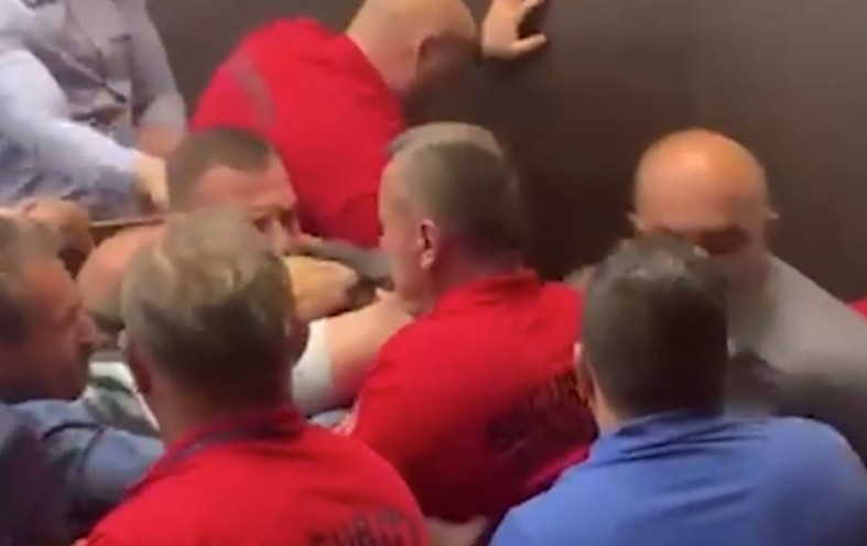 Ima povrijeđenih: Neredi na sjednici Skupštine u Kraljevu